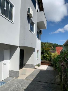 Casa 3 andares piscina e mesa de sinuca